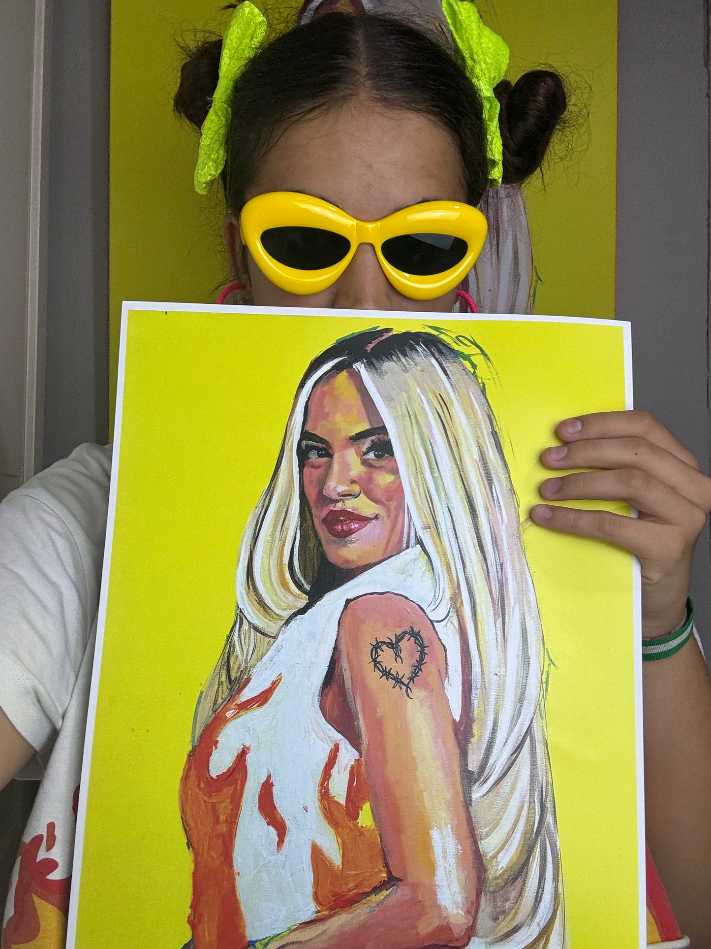 Lámina Karol G - Yellow Fire