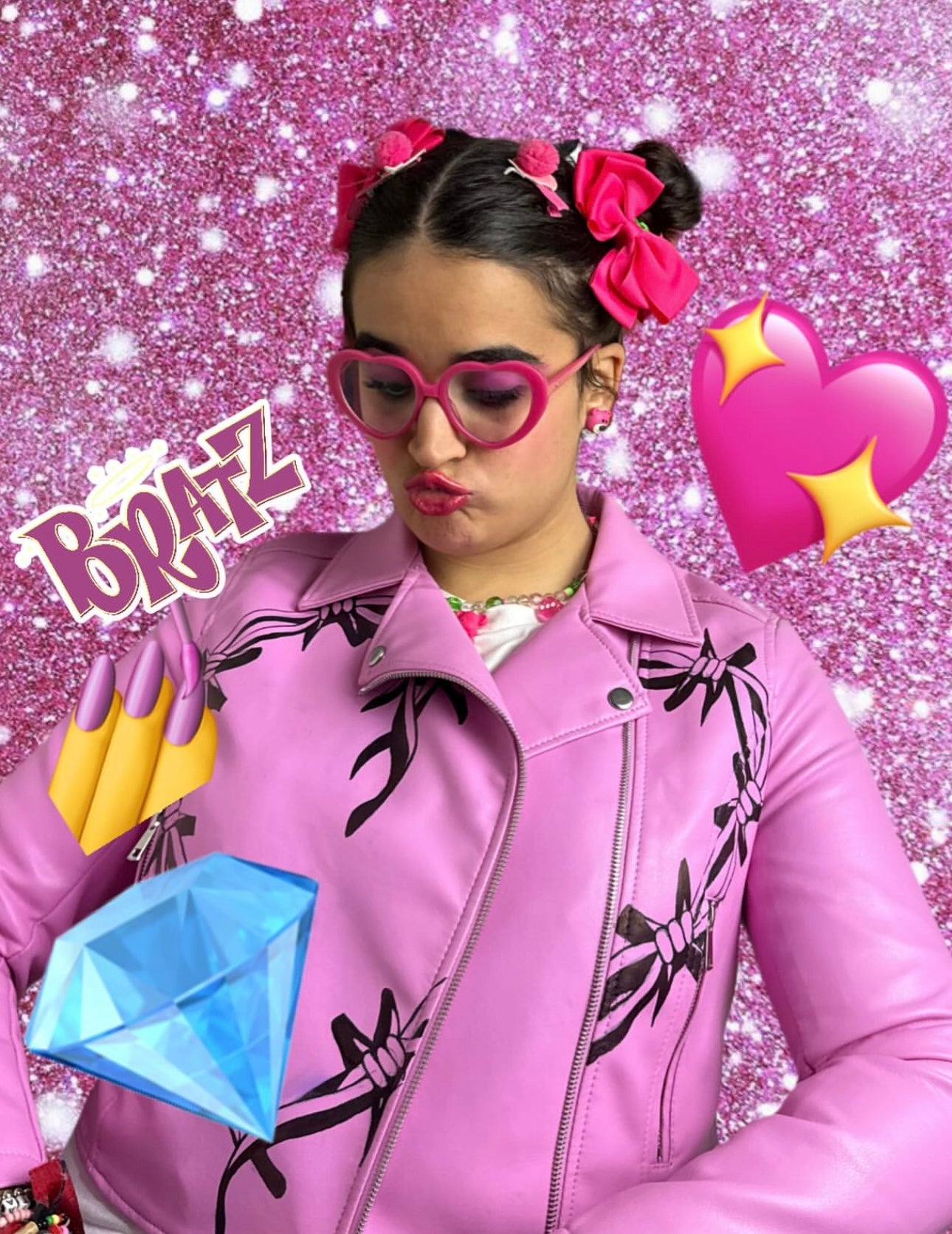 Chaqueta PINTADA A MANO Karol G - BRATZ